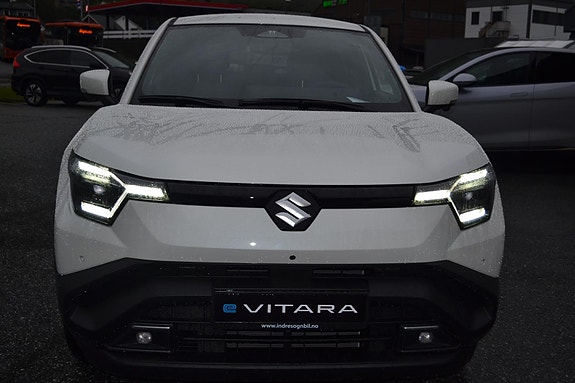 Suzuki Vitara 2 of 18