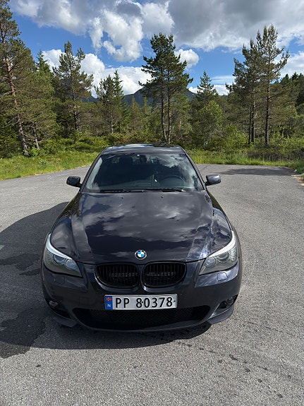 BMW 525d 2 of 30