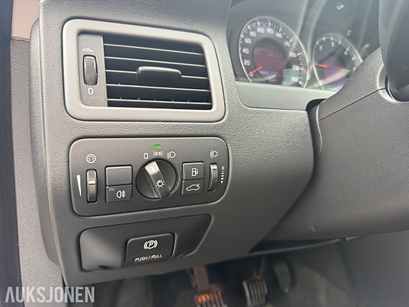 Volvo V70 16 of 30