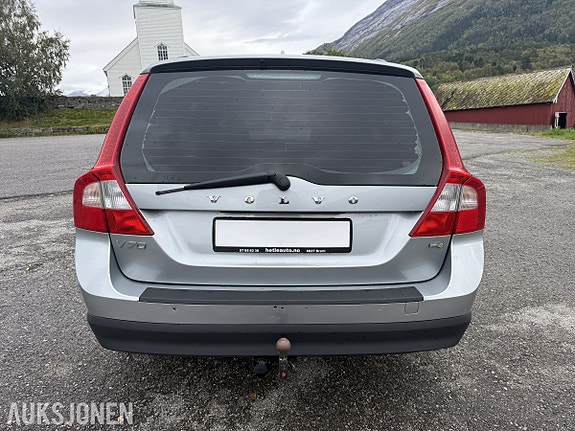 Volvo V70 4 of 30