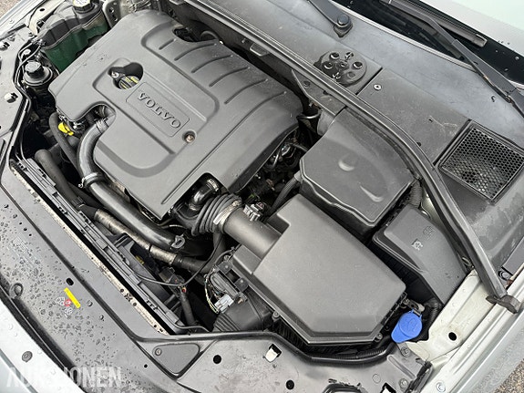 Volvo V70 11 of 30