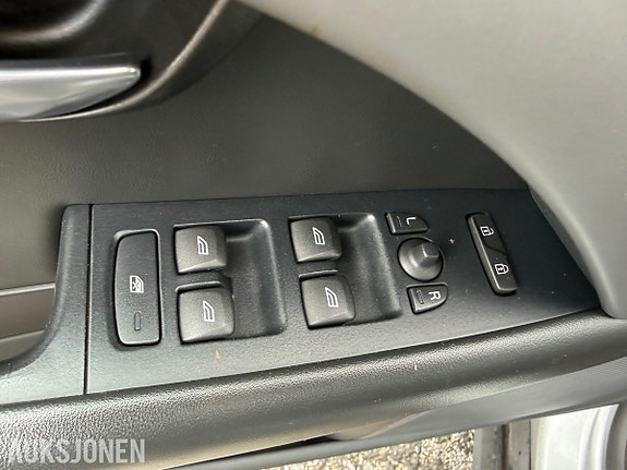 Volvo V70 13 of 30