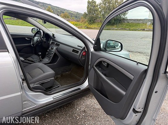 Volvo V70 25 of 30