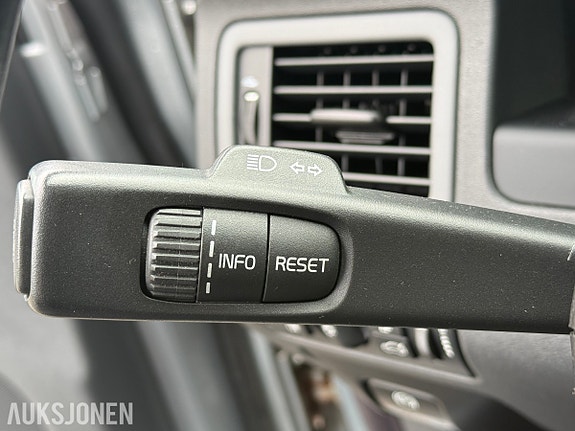 Volvo V70 18 of 30