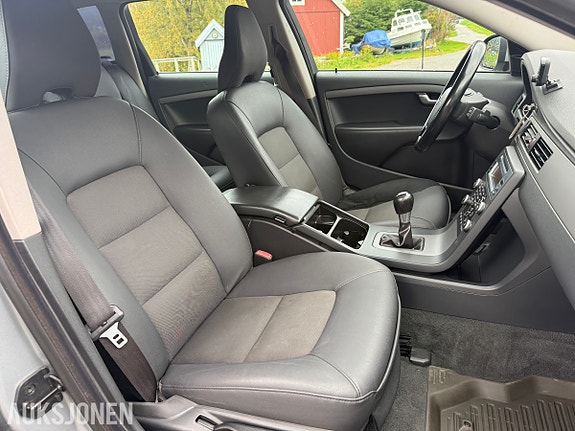 Volvo V70 26 of 30