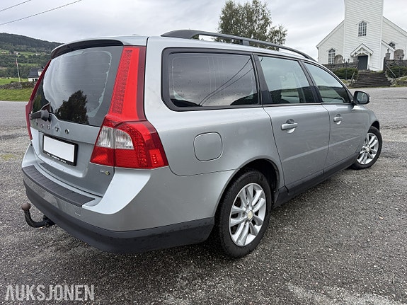 Volvo V70 5 of 30