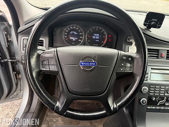 Volvo V70 19 of 30