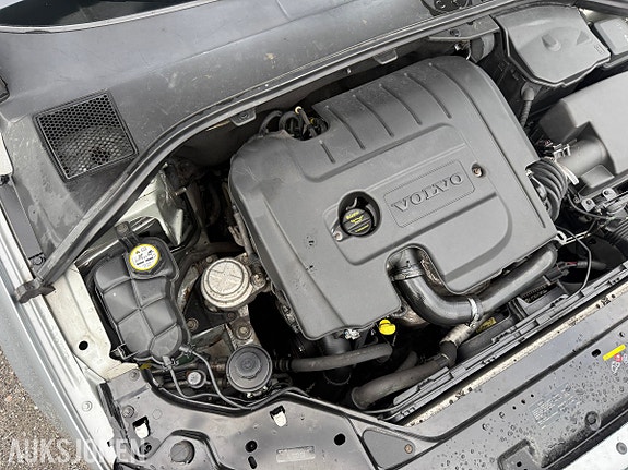 Volvo V70 10 of 30