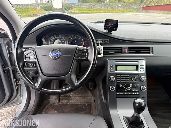 Volvo V70 17 of 30