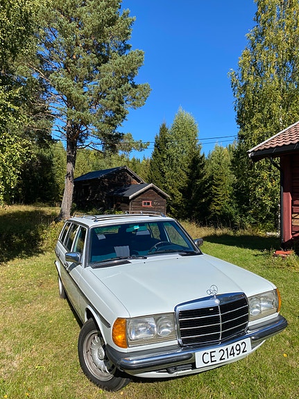 Mercedes-Benz 200 16 of 30