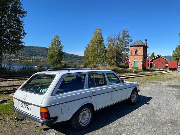 Mercedes-Benz 200 10 of 30