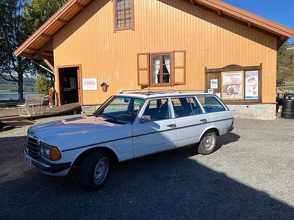Mercedes-Benz 200 8 of 30