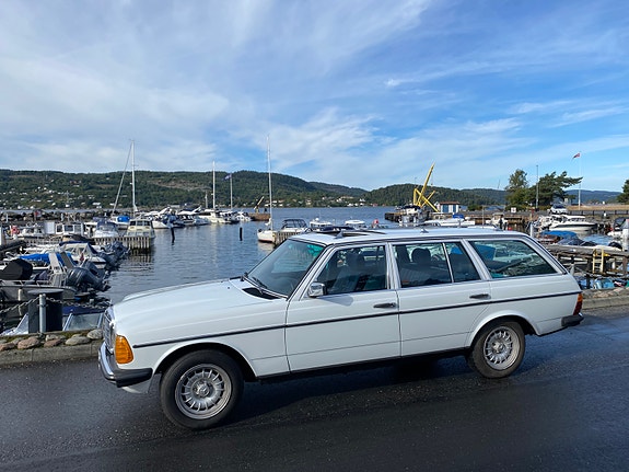 Mercedes-Benz 200 5 of 30