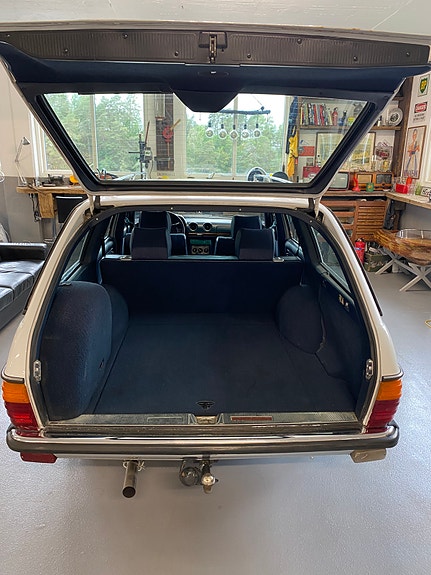Mercedes-Benz 200 25 of 30