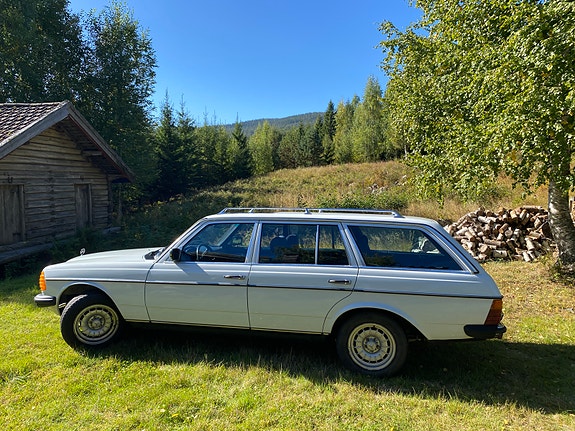 Mercedes-Benz 200 14 of 30