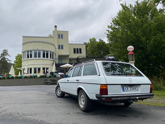 Mercedes-Benz 200 24 of 30