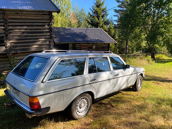 Mercedes-Benz 200 18 of 30