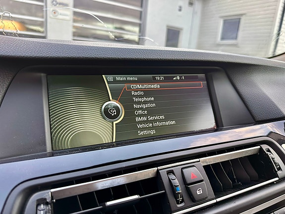 BMW 520d 8 of 16