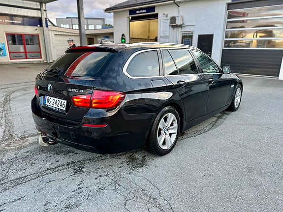 BMW 520d 3 of 16