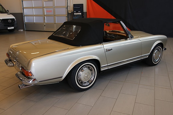 Mercedes-Benz SL 25 of 30