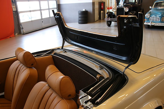 Mercedes-Benz SL 15 of 30