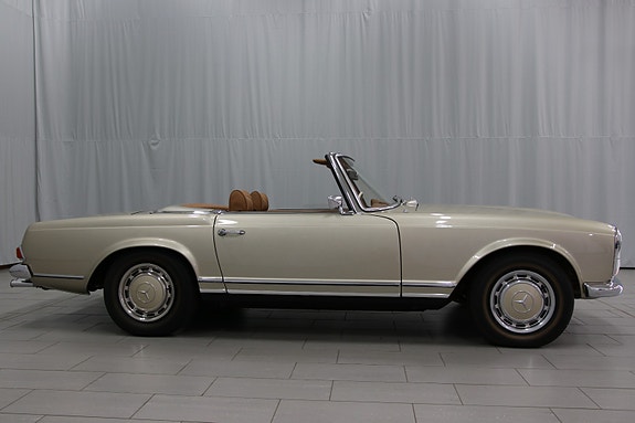 Mercedes-Benz SL 2 of 30