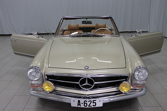 Mercedes-Benz SL 3 of 30