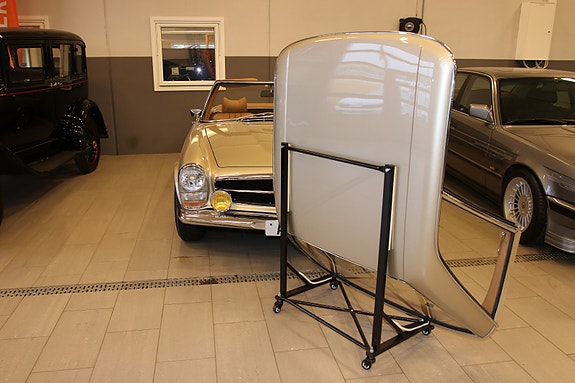 Mercedes-Benz SL 26 of 30