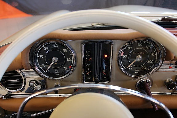 Mercedes-Benz SL 18 of 30