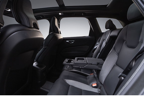 Volvo XC60 25 of 30