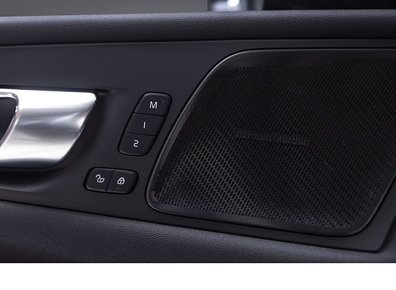 Volvo XC60 21 of 30