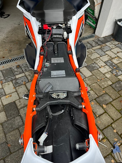 KTM 890 Adventure R 16 of 29
