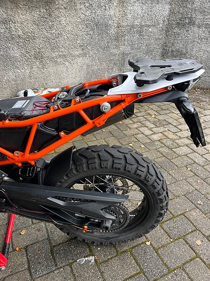 KTM 890 Adventure R 17 of 29