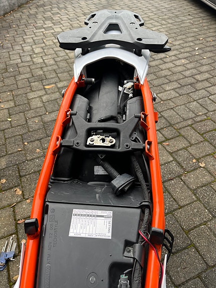 KTM 890 Adventure R 15 of 29