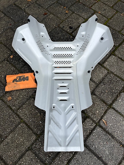 KTM 890 Adventure R 25 of 29