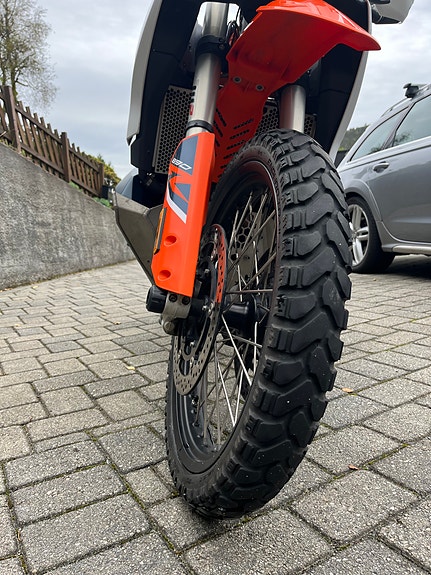 KTM 890 Adventure R 8 of 29