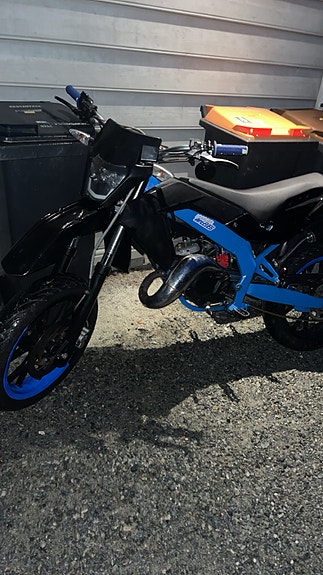 Aprilia SX 50 3 of 5