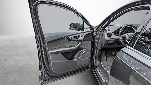 Audi Q7 8 of 23