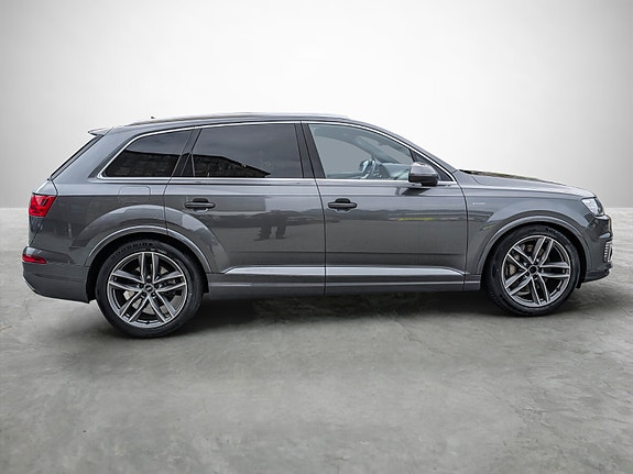 Audi Q7 6 of 23