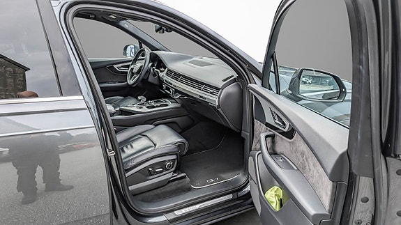 Audi Q7 13 of 23