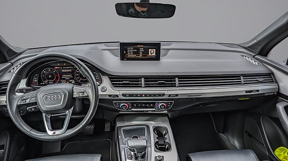 Audi Q7 10 of 23