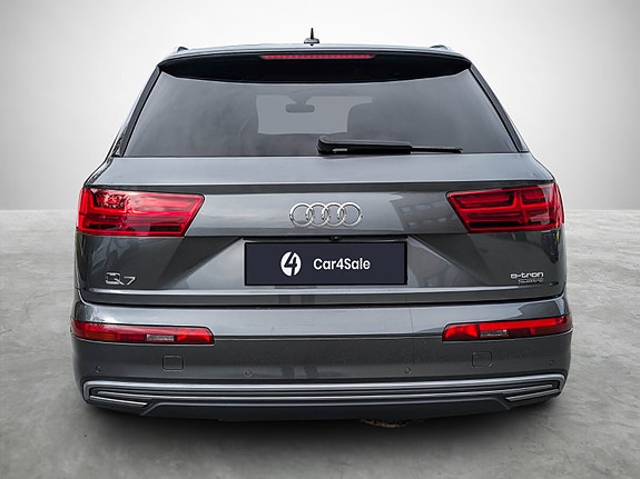 Audi Q7 4 of 23