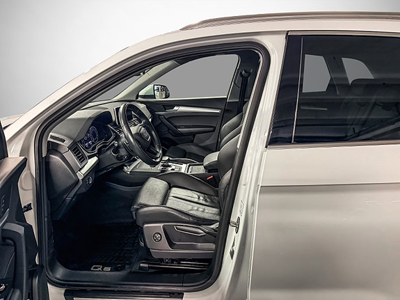 Audi Q5 10 of 27