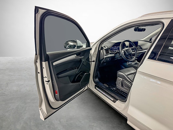 Audi Q5 9 of 27