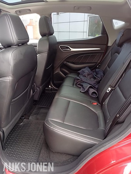 MG ZS EV 13 of 16