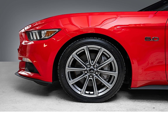 Ford Mustang 9 of 30