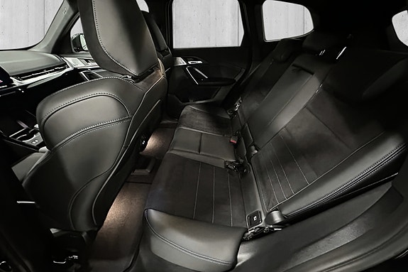 BMW iX1 11 of 18