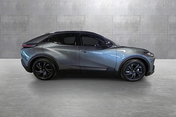 Toyota C-HR 7 of 27