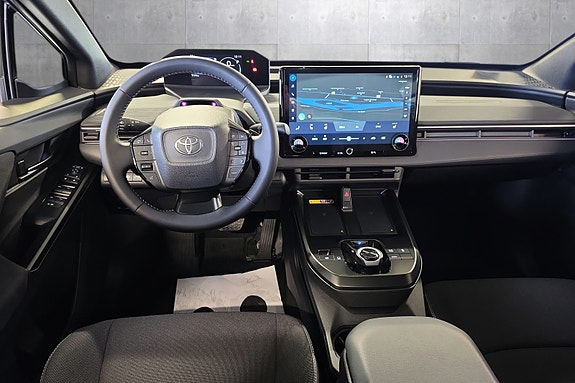 Toyota C-HR 15 of 27