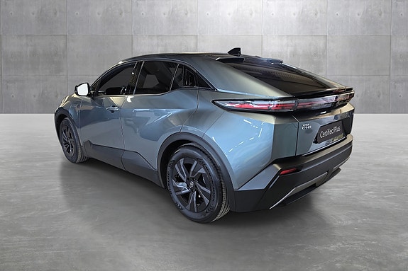 Toyota C-HR 4 of 27
